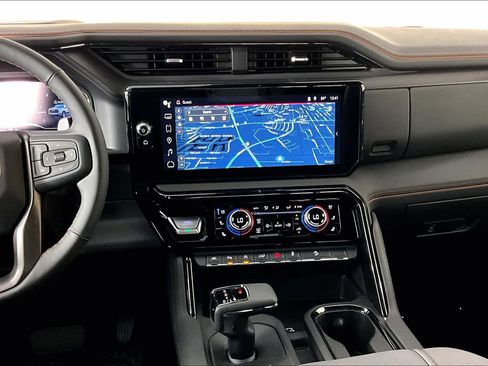 Used 2025 GMC Sierra 1500 AT4 w/ AT4 Premium Package AWD/4WD image 6