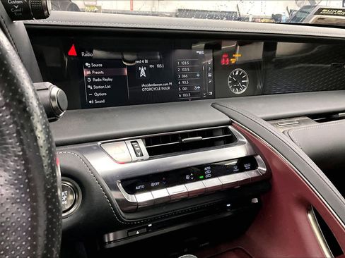 Used 2018 Lexus LC 500 Coupe w/ Performance Package image 28