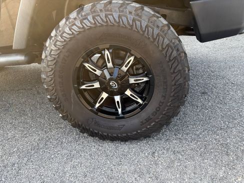 Used 2013 Jeep Wrangler Sport AWD/4WD image 10