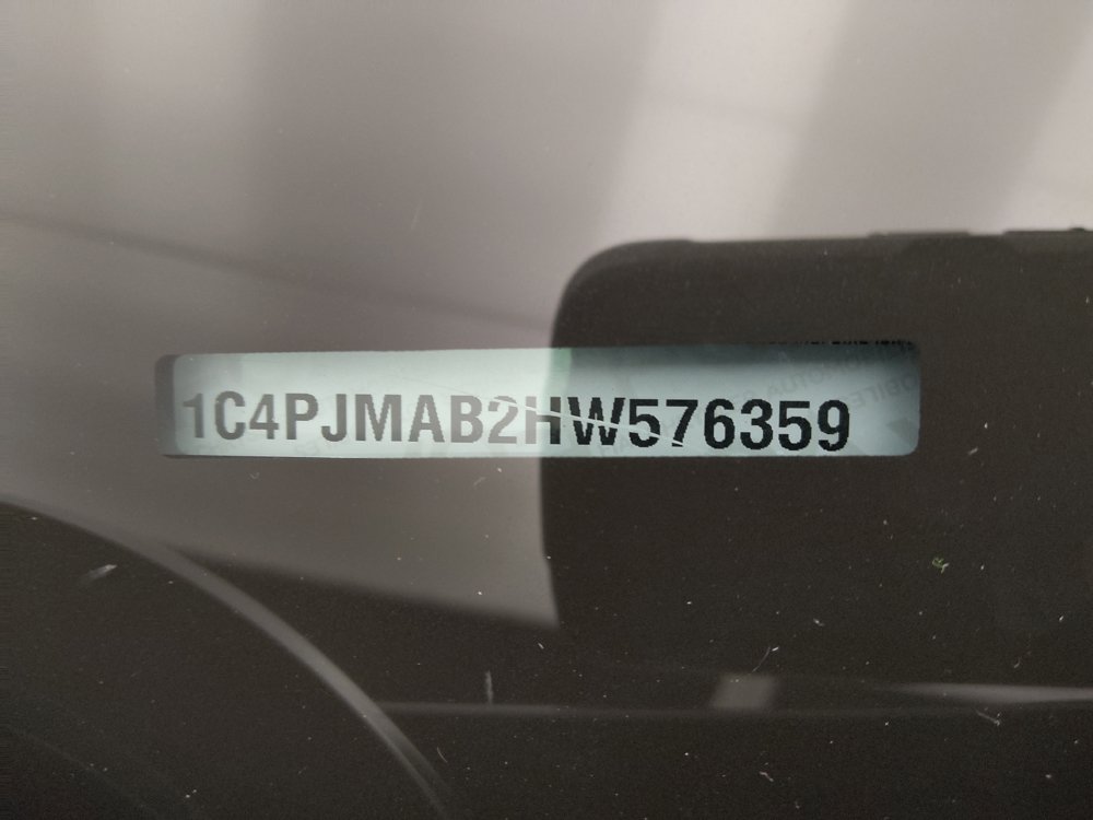 Used 2017 Jeep Cherokee Sport w/ Cold Weather Group AWD/4WD image 33