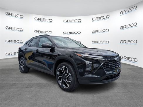 Used 2024 Chevrolet Trax RS w/ Driver Confidence Package image 1