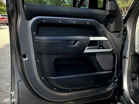 Used 2022 Land Rover Defender 110 X-Dynamic HSE image 25