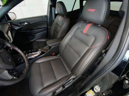 Used 2024 Chevrolet Trax RS w/ Sunroof Package FWD image 14
