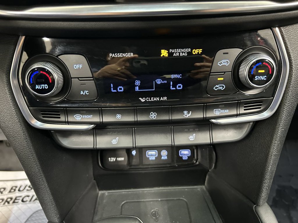 Used 2020 Hyundai Santa Fe SEL w/ Convenience + Premium Package AWD/4WD image 16