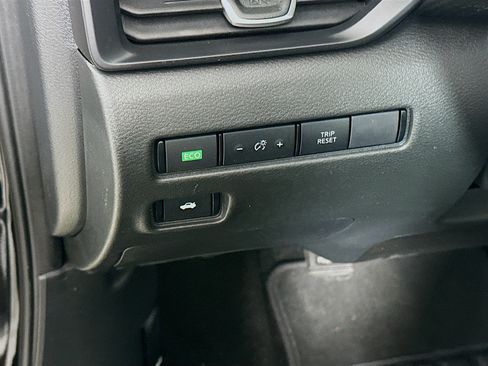 Used 2024 Nissan Sentra S FWD image 16