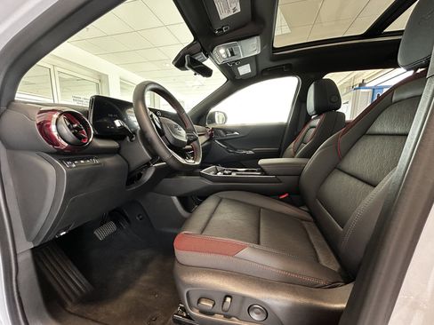 Used 2026 Chevrolet Equinox RS w/ Convenience Package III AWD/4WD image 2
