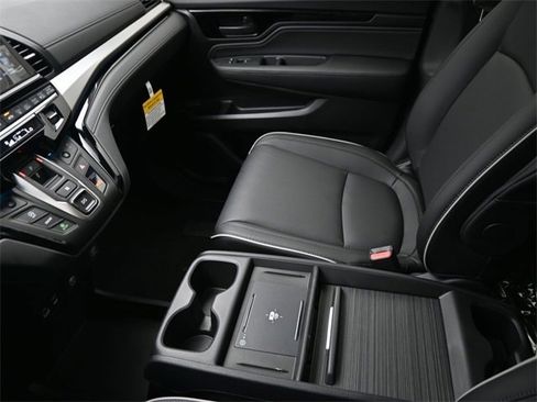 Used 2025 Honda Odyssey Touring image 13