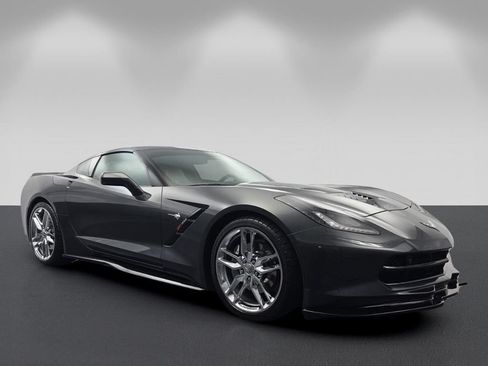 Used 2017 Chevrolet Corvette Stingray Coupe w/ 2LT Preferred Equipment Group RWD image 1