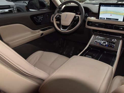 Certified 2023 Lincoln Aviator Reserve w/ Elements Package Plus image 16