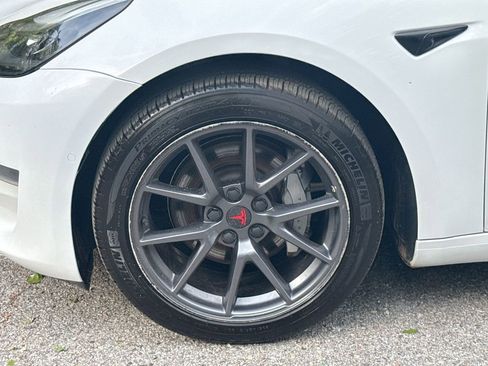 Used 2022 Tesla Model 3 Long Range AWD/4WD image 19