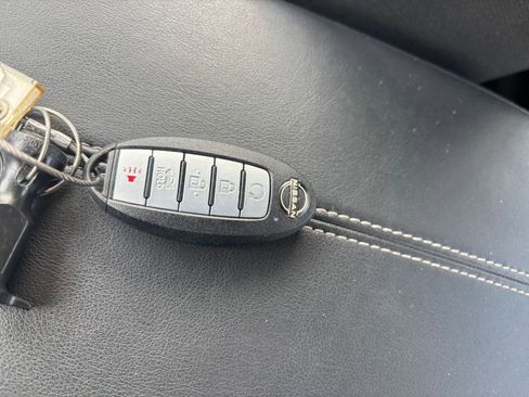 Used 2025 Nissan Altima 2.5 SV FWD image 24