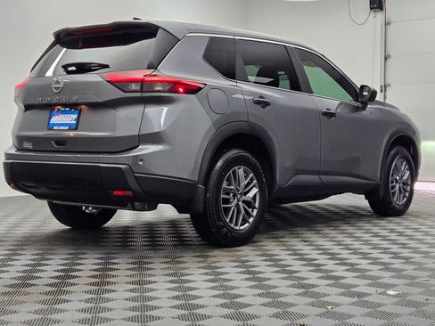 Used 2025 Nissan Rogue S image 8