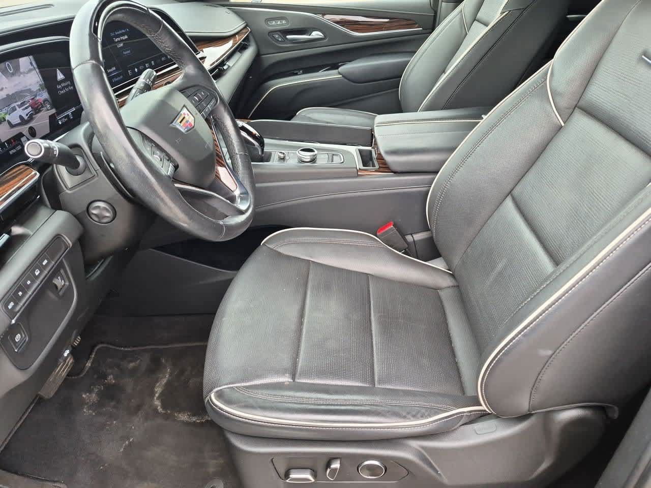 Used 2023 Cadillac Escalade Premium Luxury AWD/4WD image 16