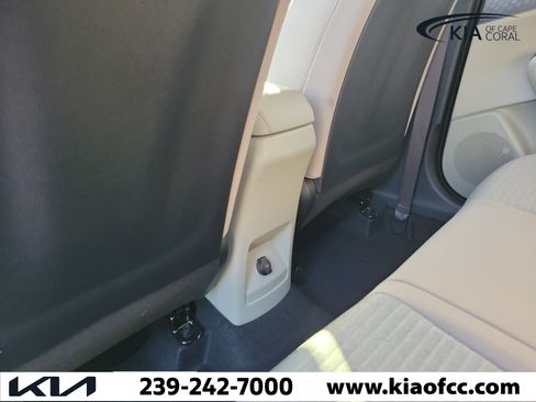 Certified 2022 Kia Soul S FWD image 13