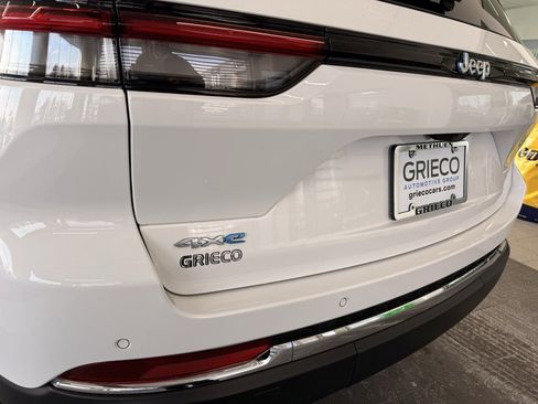 Used 2024 Jeep Grand Cherokee Limited 4xe w/ Luxury Tech Group II image 10