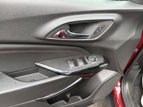 Used 2024 Chevrolet Trax RS w/ Sunroof Package FWD image 16