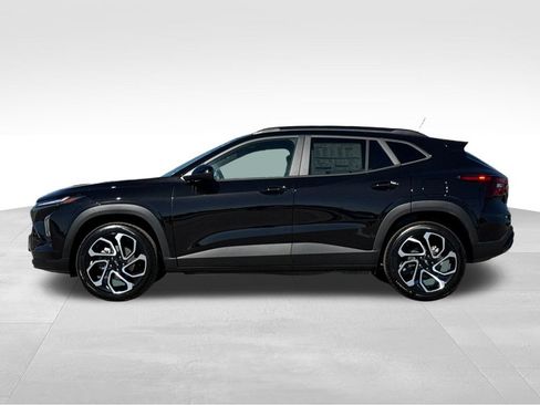 New 2026 Chevrolet Trax RS w/ Driver Confidence Package FWD image 2