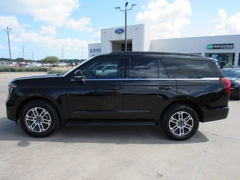New 2026 Ford Expedition Active RWD image 3