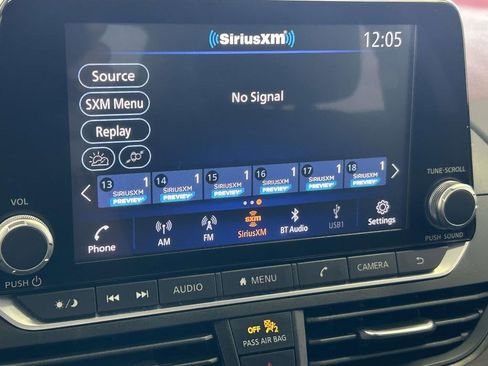 Used 2024 Nissan Altima 2.5 SV FWD image 24