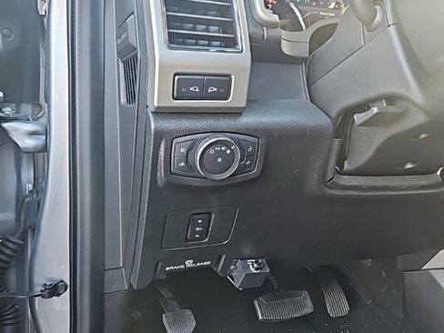 Used 2020 Ford F250 Lariat image 13