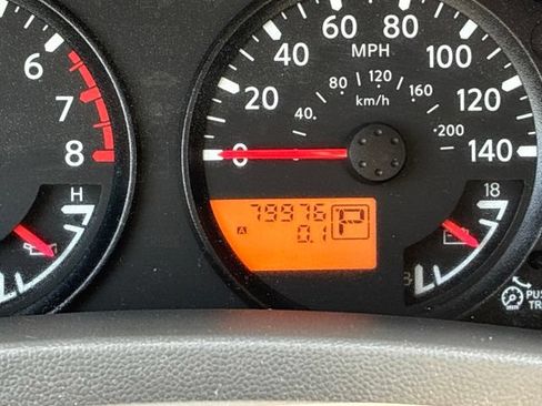 Used 2010 Nissan Frontier SE AWD/4WD image 37