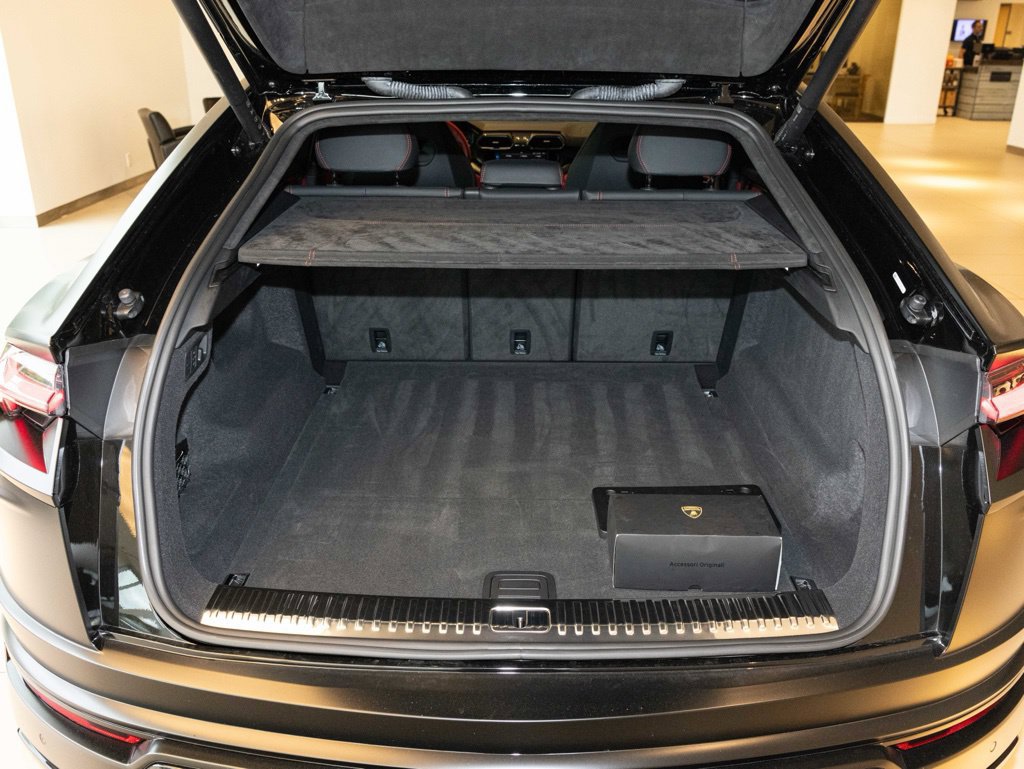 Used 2022 Lamborghini Urus AWD/4WD image 46