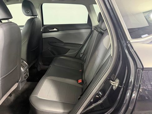 Used 2023 Volkswagen Taos SE w/ Panoramic Sunroof Package image 24