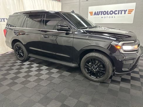 Used 2024 Ford Expedition XLT AWD/4WD image 3