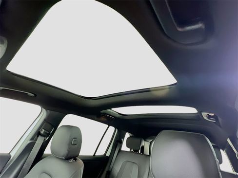 New 2026 Mercedes-Benz GLB 250 4MATIC image 15