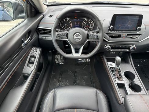 Used 2021 Nissan Altima 2.5 SR w/ SR Premium Package image 19