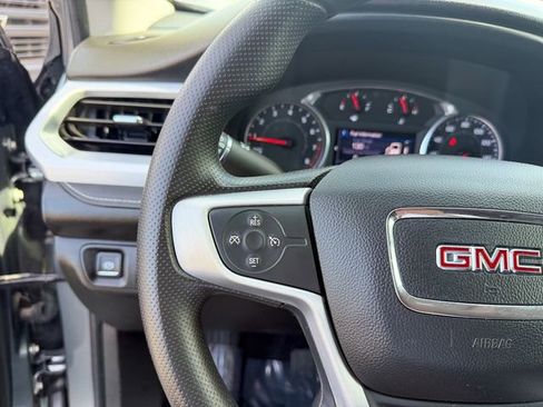 Used 2021 GMC Acadia SLE FWD image 15