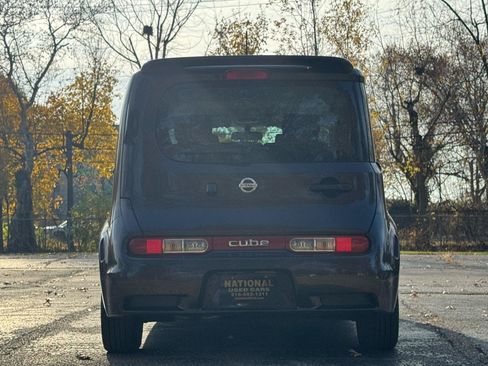 Used 2010 Nissan Cube 1.8 S Krom Edition w/ Interior Designer Pkg FWD image 14