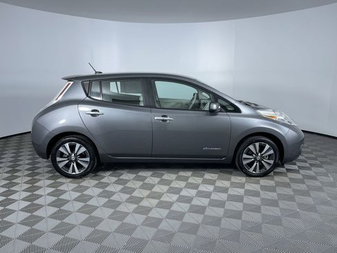 Used 2015 Nissan Leaf SV w/ LED & Quick Charge Package image 10