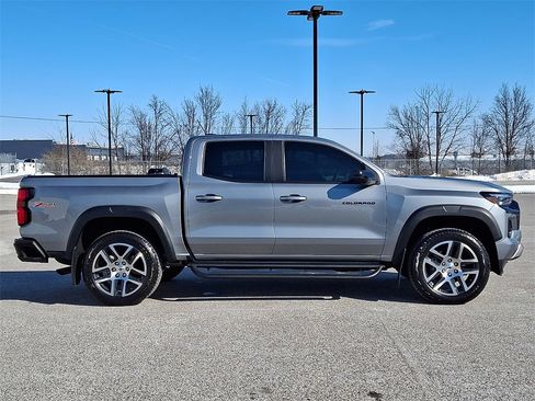 Used 2024 Chevrolet Colorado Z71 w/ Z71 Convenience Package 2 image 10