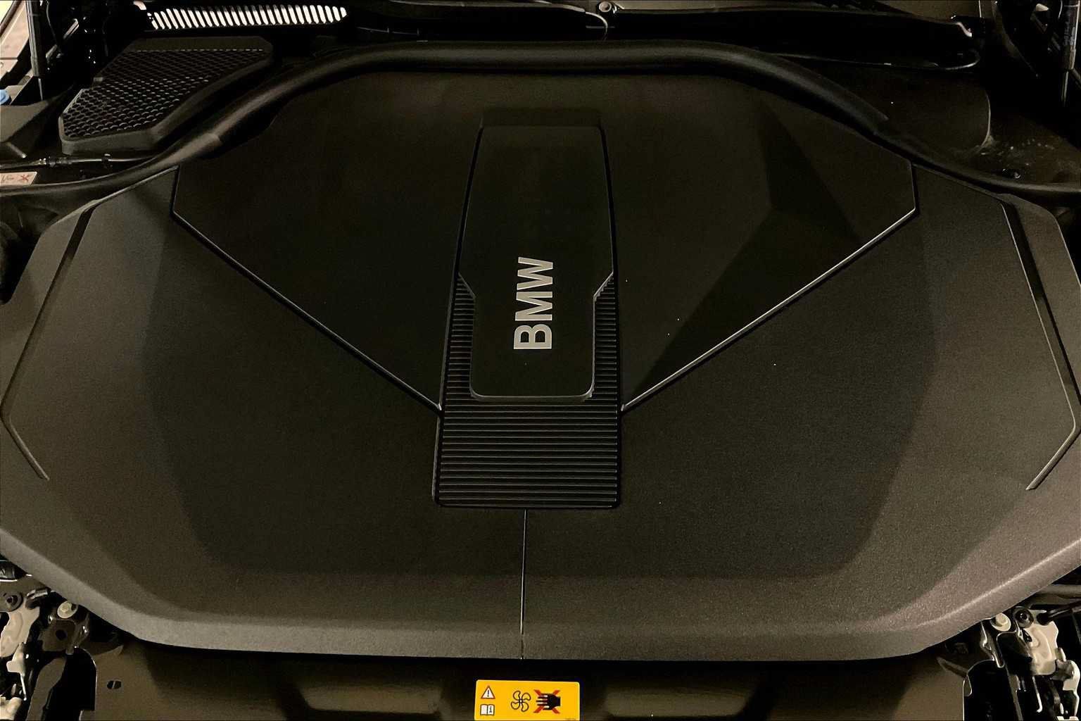 Used 2026 BMW i5 eDrive40 w/ Premium Package RWD image 17