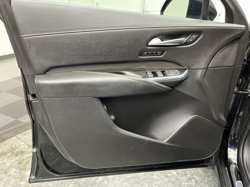 Used 2019 Cadillac XT4 Sport w/ Cold Weather Package image 7