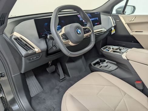 New 2026 BMW iX xDrive60 image 4