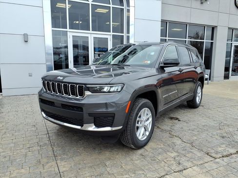 New 2025 Jeep Grand Cherokee L Laredo image 2