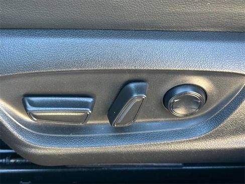 Used 2020 Toyota Camry XSE image 19