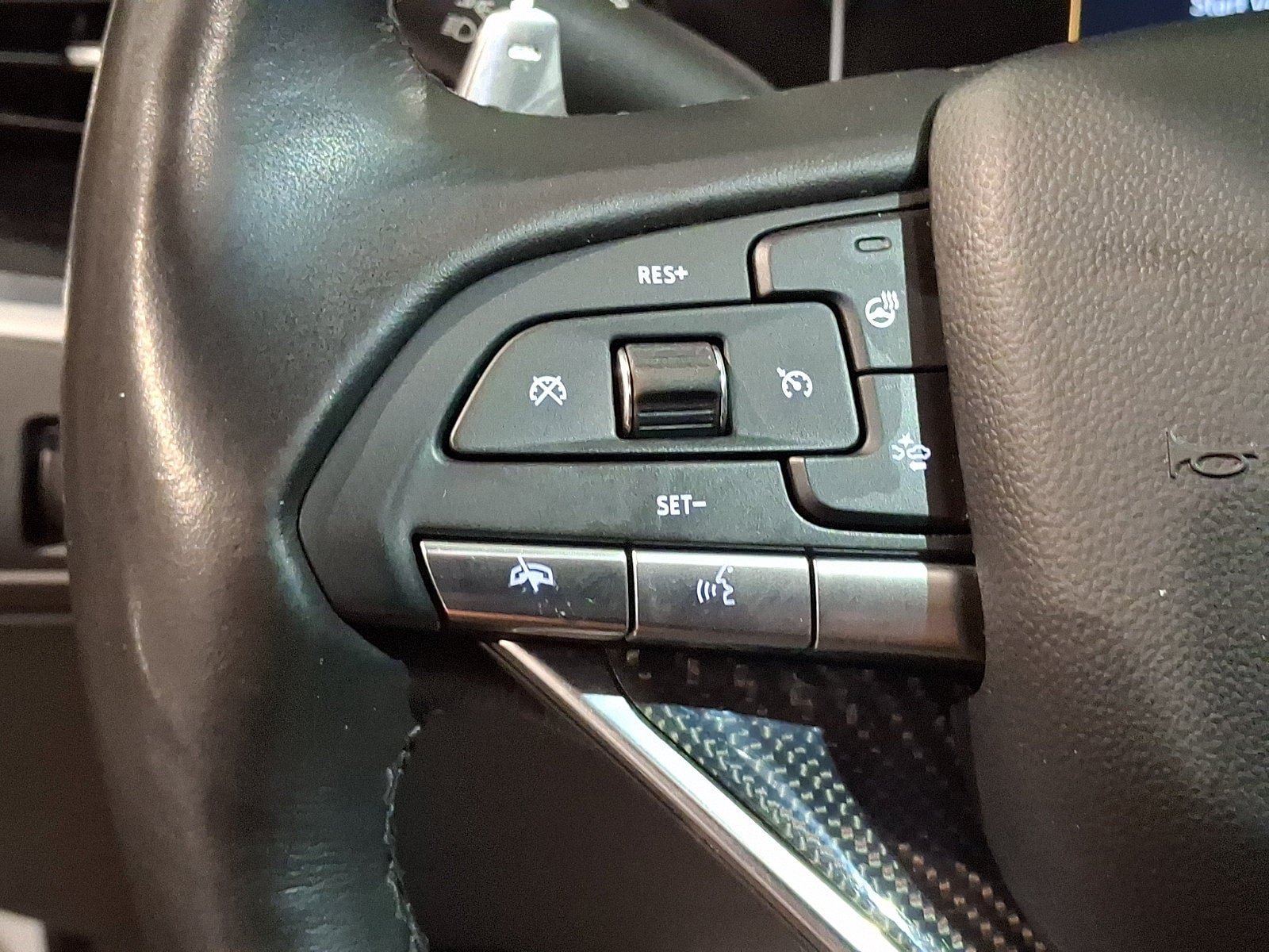 Certified 2023 Cadillac XT6 Sport w/ LPO, Floor Liner Package AWD/4WD image 23