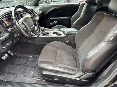 Used 2022 Dodge Challenger GT w/ Plus Package image 9