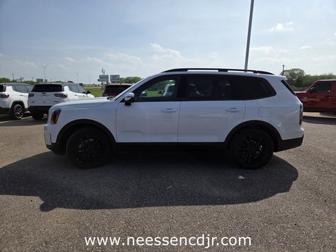 Used 2025 Kia Telluride SX X-Line AWD/4WD image 4