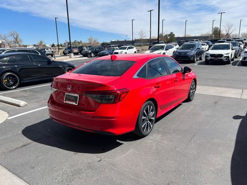 Used 2023 Honda Civic EX image 3