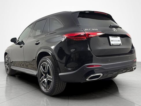 Used 2023 Mercedes-Benz GLC 300 image 3