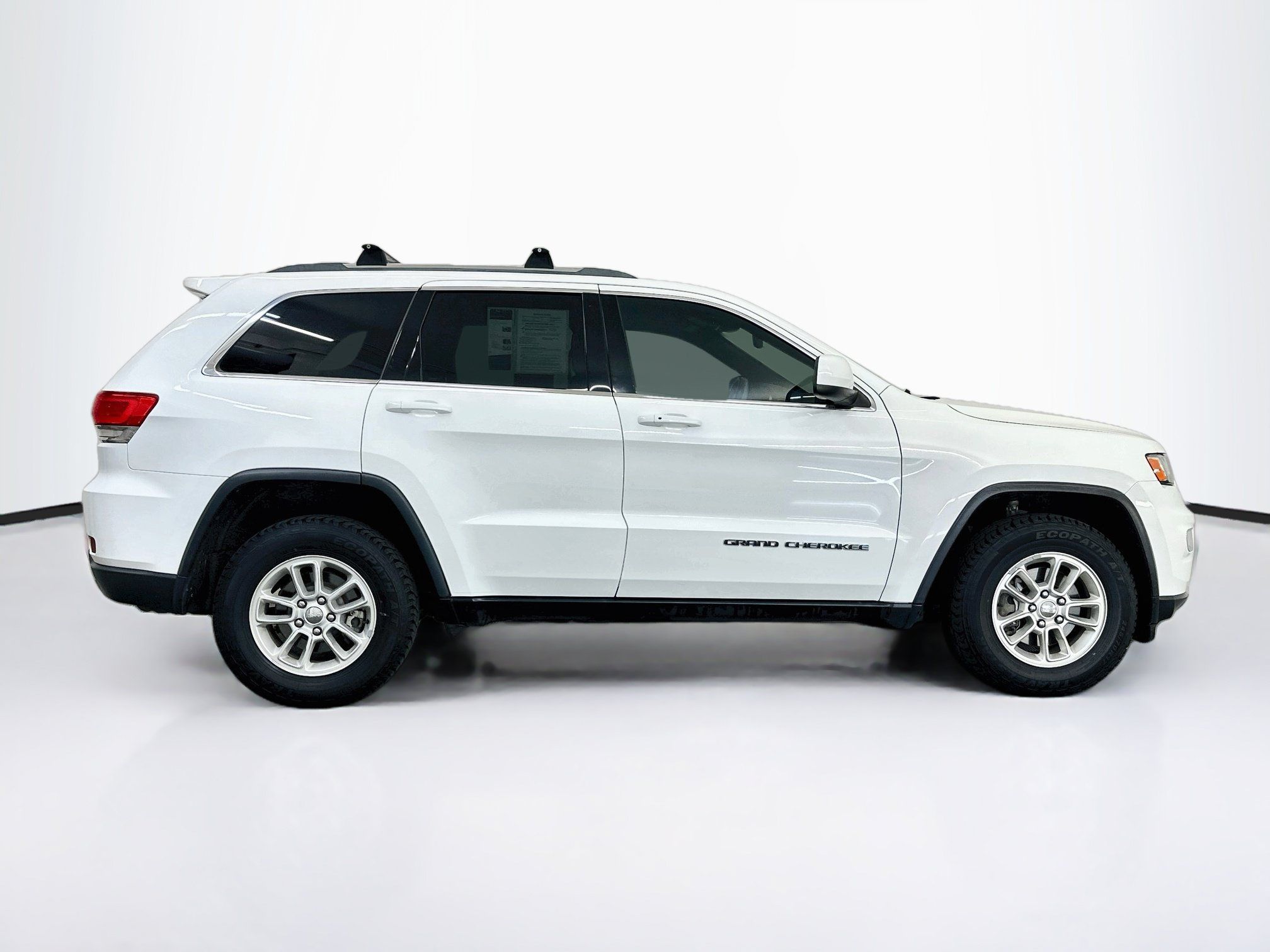 Used 2018 Jeep Grand Cherokee Laredo AWD/4WD image 10