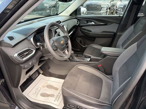 Used 2021 Chevrolet TrailBlazer LT w/ Convenience Package image 12