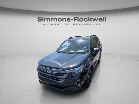 Used 2025 Subaru Forester Premium AWD/4WD image 8