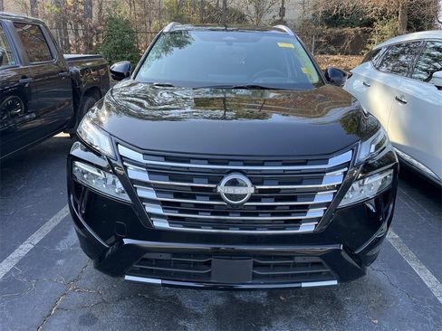 Certified 2024 Nissan Rogue Platinum w/ Platinum Premium Package image 2