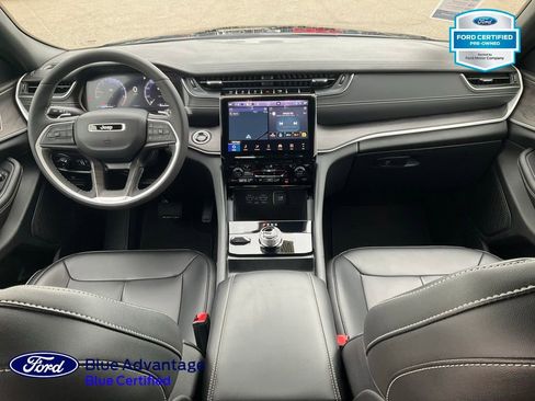 Used 2024 Jeep Grand Cherokee Limited w/ Trailer Tow Package AWD/4WD image 3