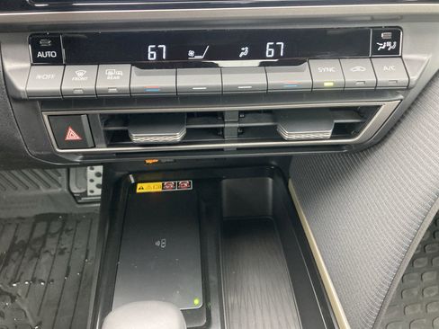 Used 2026 Toyota Camry SE w/ Convenience Package image 17